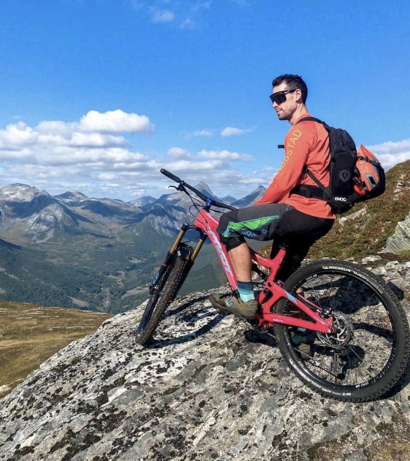 Raske Briller for deg som liker en aktiv livsstil. Norsk solbrillemerke fra Hemsedal!